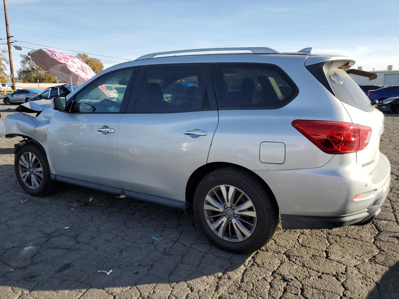 Obraz 2 z 2019 NISSAN PATHFINDER S 2019 z VIN 5N1DR2MN3KC644713