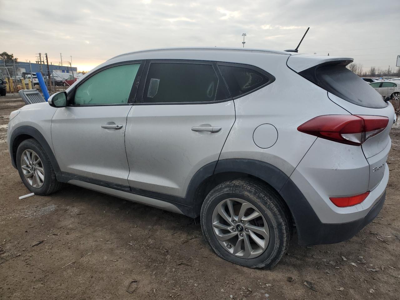 Изображение 2 2017 HYUNDAI TUCSON LIMITED 2017 с VIN KM8J3CA44HU268600