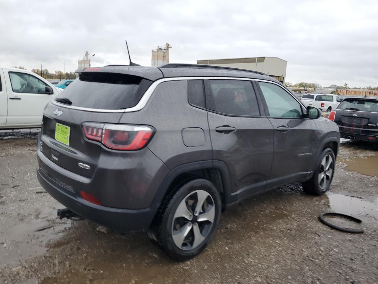 Image 3 of 2020 JEEP COMPASS LATITUDE 2020 with VIN 3C4NJDBB4LT229121