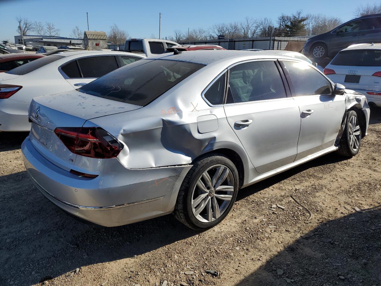 Изображение 3 2018 VOLKSWAGEN PASSAT SE 2018 с VIN 1VWBA7A38JC047779