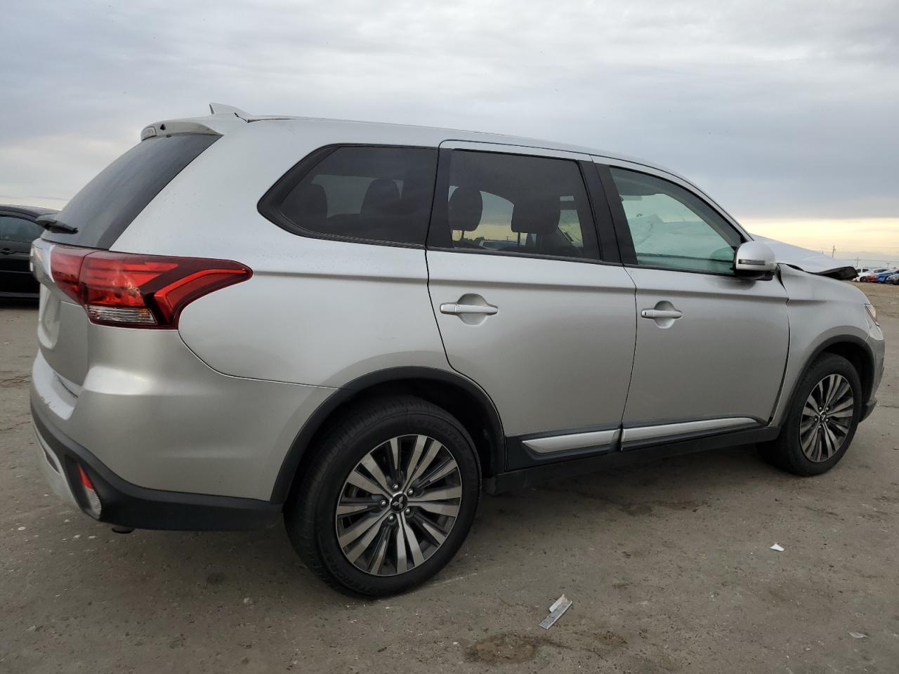Image 3 of 2019 MITSUBISHI OUTLANDER SE 2019 with VIN JA4AD3A35KZ042711