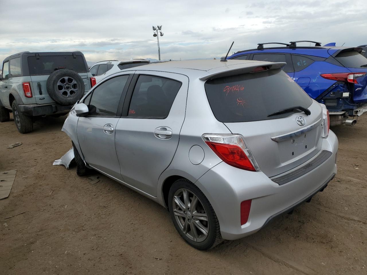 Изображение 2 2013 TOYOTA YARIS  2013 с VIN JTDKTUD32DD566364