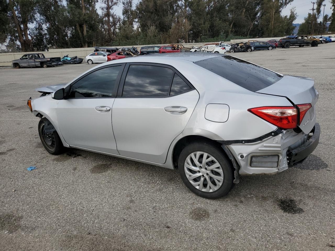 Obraz 2 z 2017 TOYOTA COROLLA L 2017 z VIN 5YFBURHE5HP645598