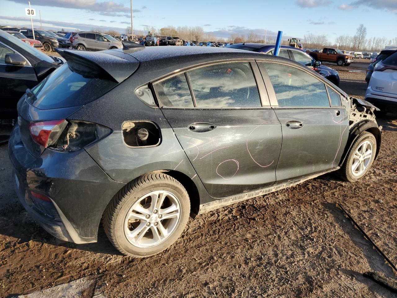 Obraz 3 z 2018 CHEVROLET CRUZE LT 2018 z VIN 3G1BE6SM9JS647609