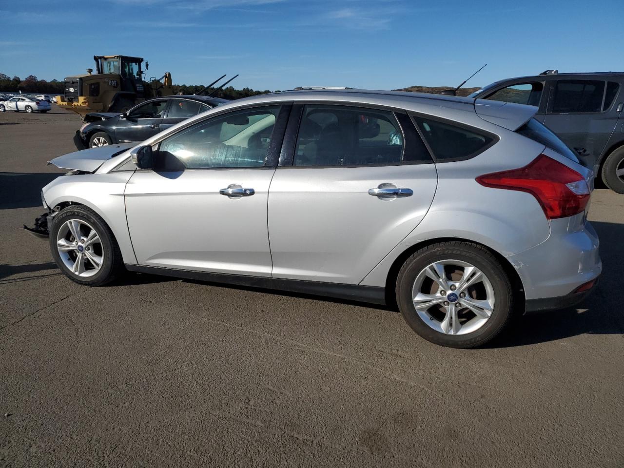 Image 2 of 2014 FORD FOCUS SE 2014 with VIN 1FADP3K2XEL333055