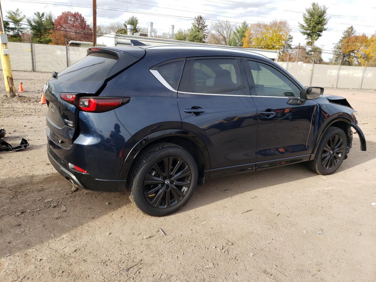 Image 3 of 2023 MAZDA CX-5  2023 with VIN JM3KFBAY3P0207006