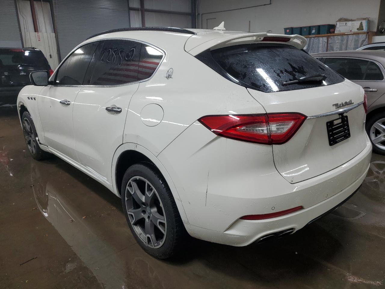 Изображение 2 2017 MASERATI LEVANTE SPORT 2017 с VIN ZN661XUS4HX228502