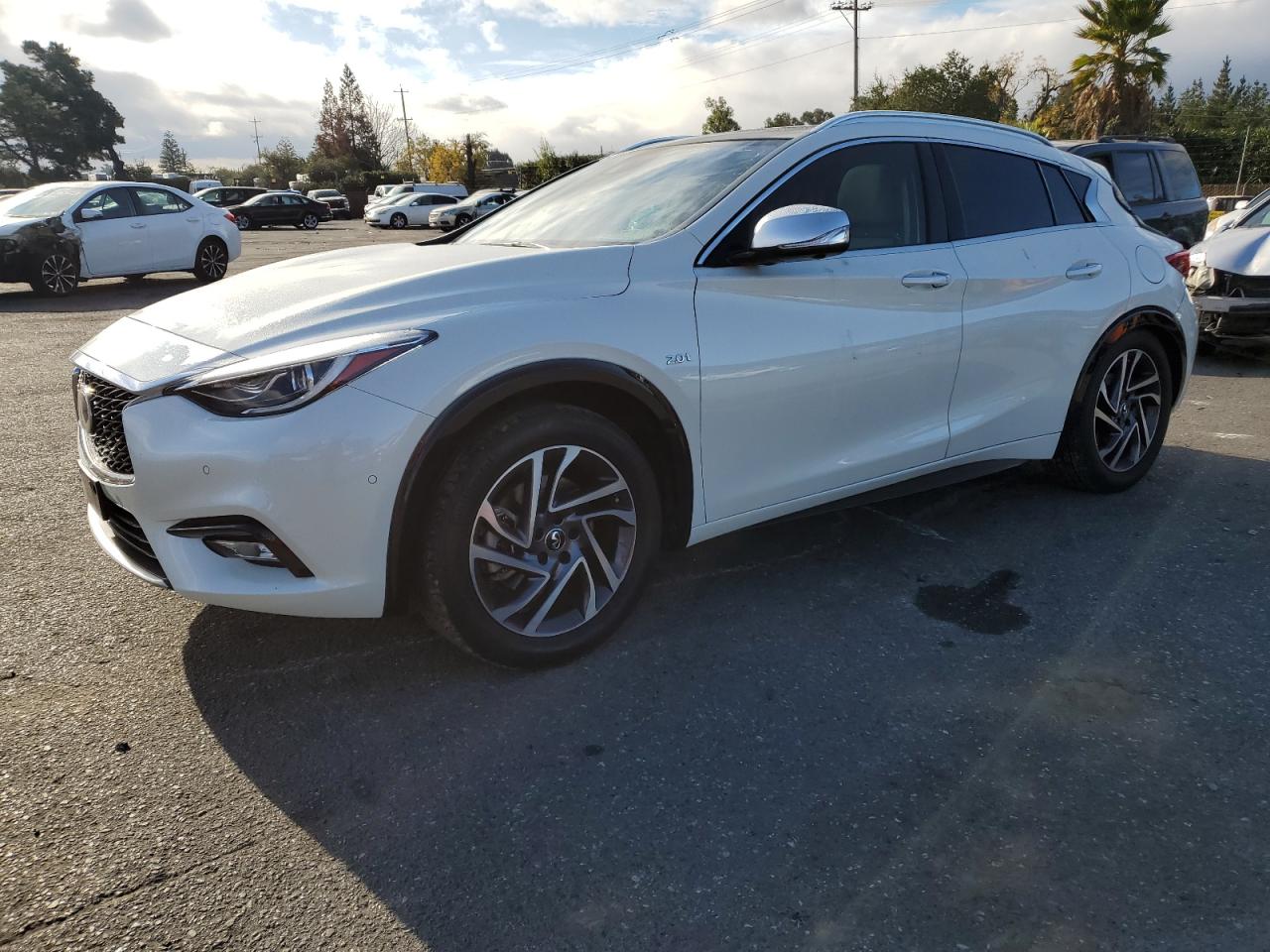Image 1 of 2017 INFINITI QX30 BASE 2017 with VIN SJKCH5CP8HA031317