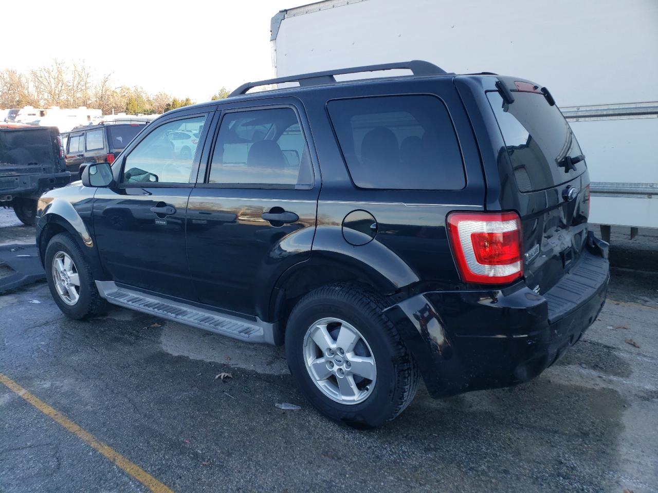 Изображение 2 2010 FORD ESCAPE XLT 2010 с VIN 1FMCU0D70AKB89601