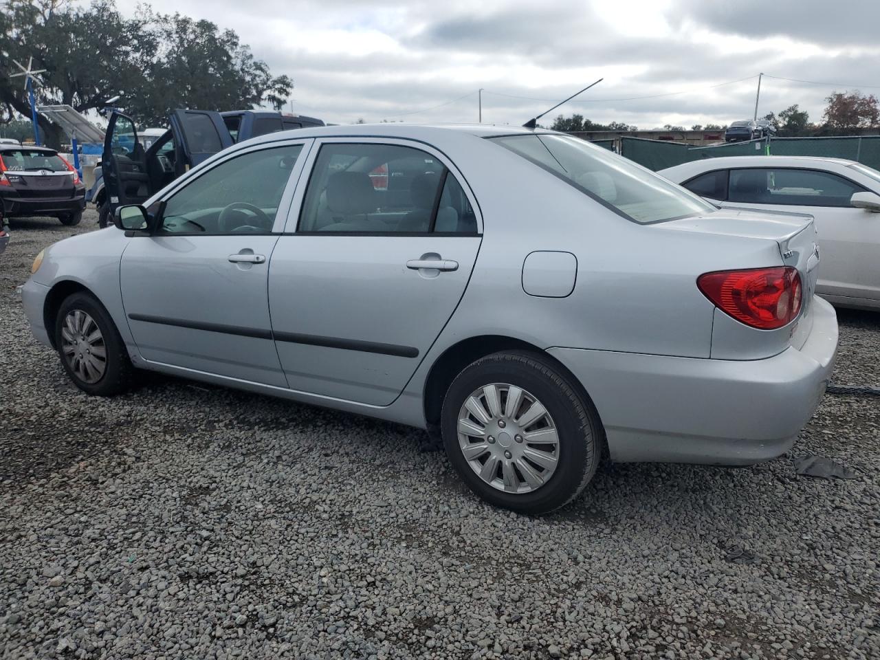 Image 2 of 2007 TOYOTA COROLLA CE 2007 with VIN 1NXBR32E17Z866121