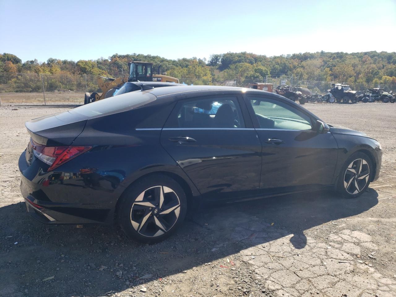 Image 3 of 2022 HYUNDAI ELANTRA LIMITED 2022 with VIN KMHLP4AGXNU253205