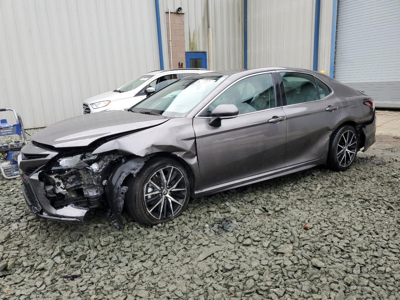 Image 1 of 2022 TOYOTA CAMRY SE 2022 with VIN 4T1G11AKXNU642934