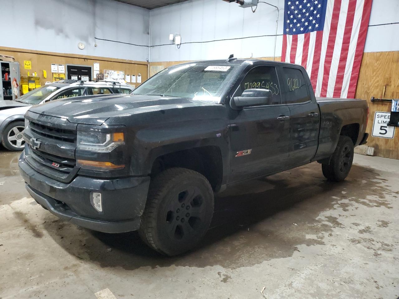 Image 1 of 2018 CHEVROLET SILVERADO K1500 LT 2018 with VIN 1GCVKREC8JZ104918