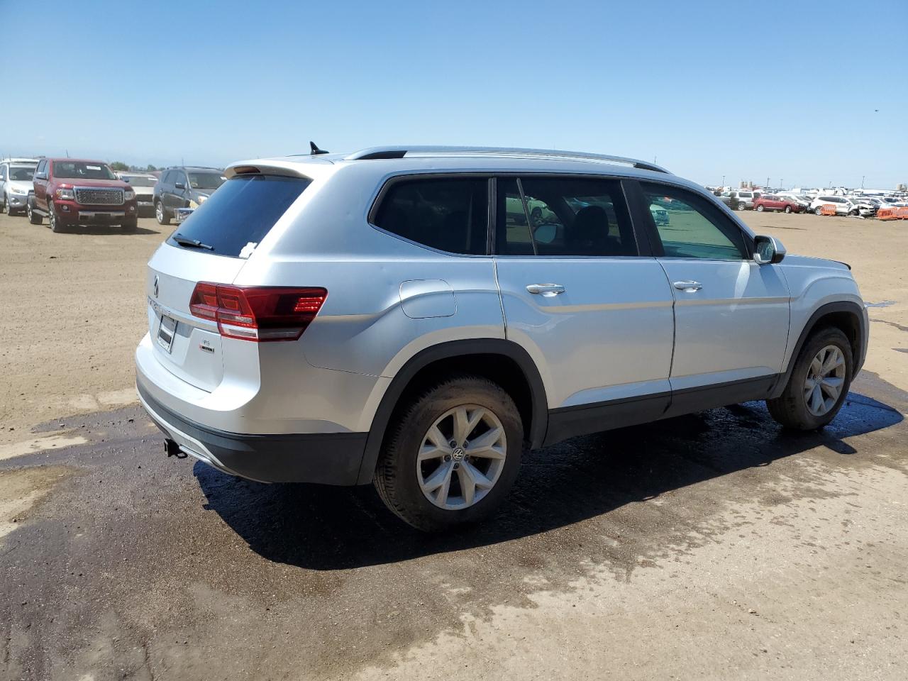 Изображение 3 Volkswagen Atlas Se 2018 с VIN 1V2LR2CA8JC517242