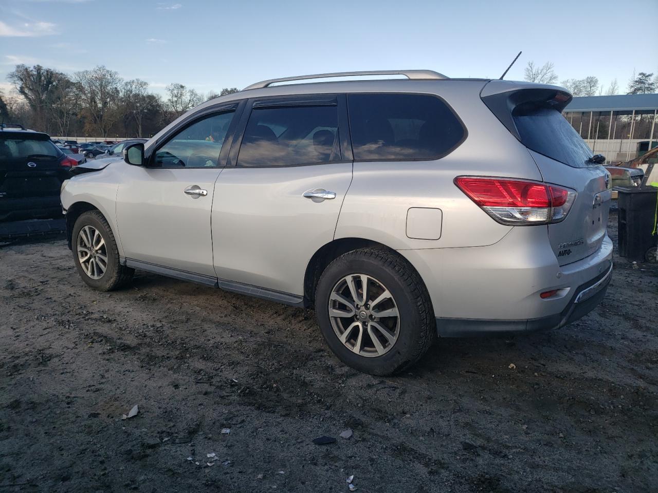 Image 2 of 2013 NISSAN PATHFINDER S 2013 with VIN 5N1AR2MM3DC635619