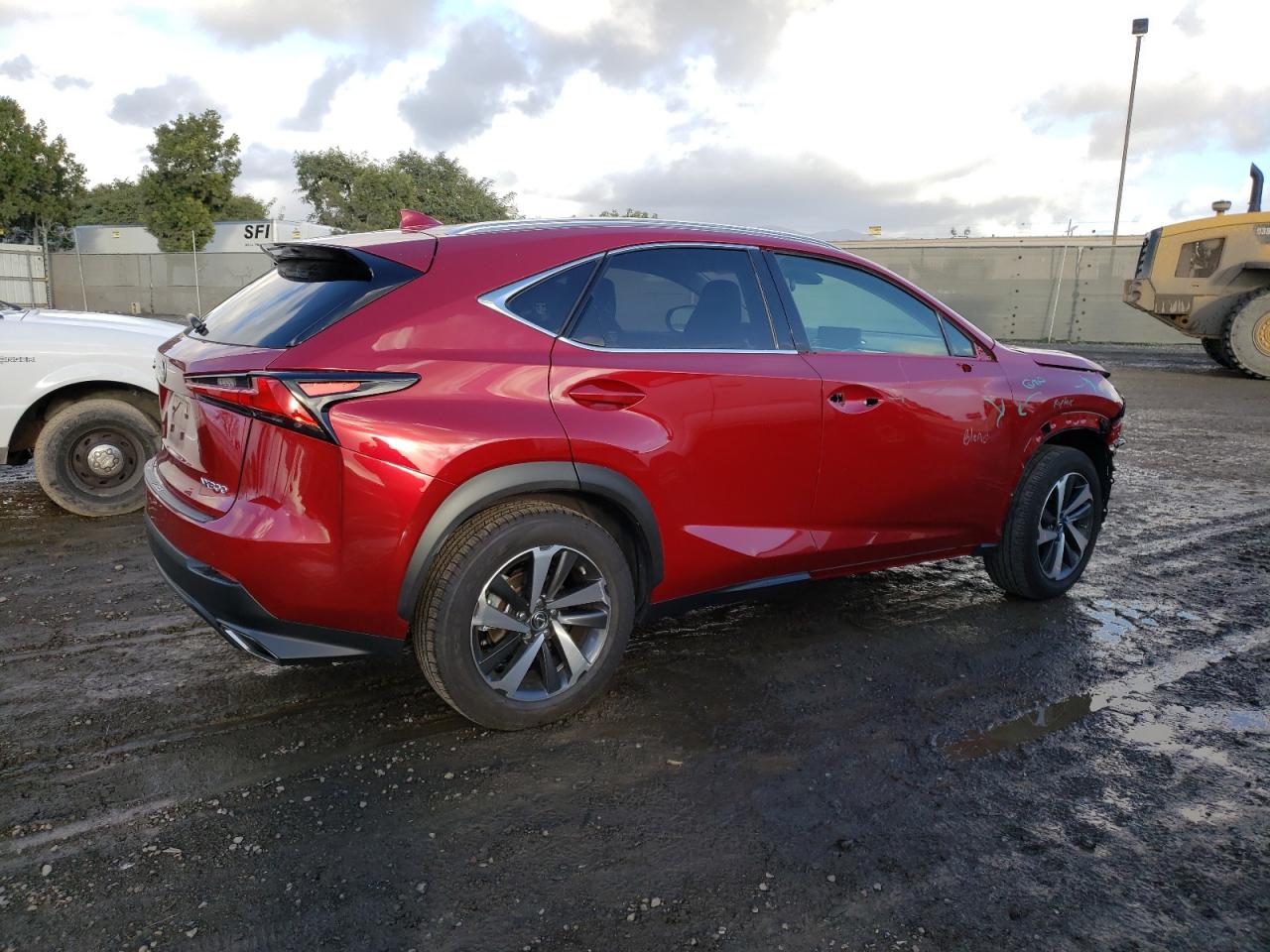 Obraz 3 z 2020 LEXUS NX 300 2020 z VIN JTJGARBZ7L5000870