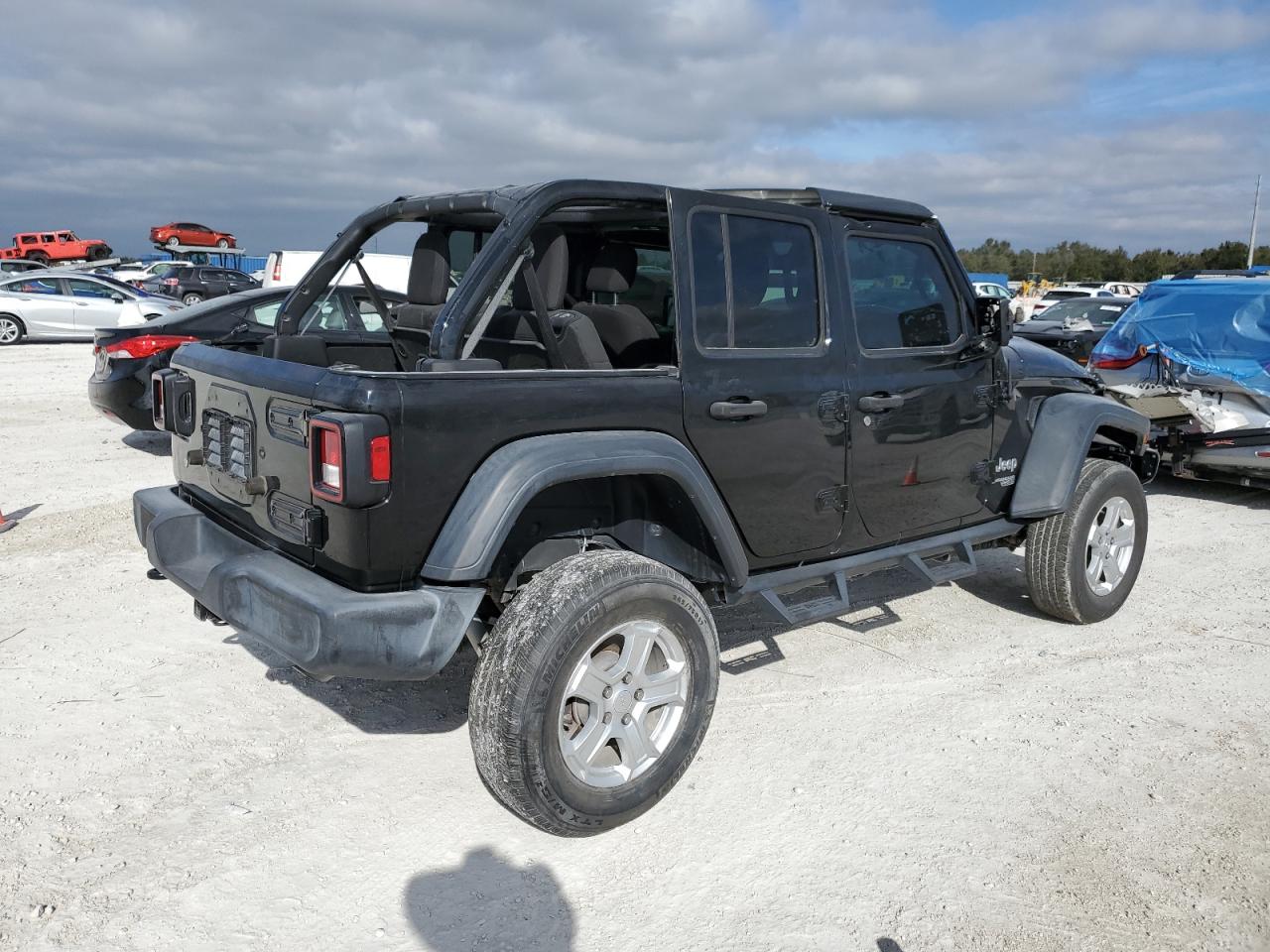 Image 3 of 2018 JEEP WRANGLER UNLIMITED SPORT 2018 with VIN 1C4HJXDG0JW129063