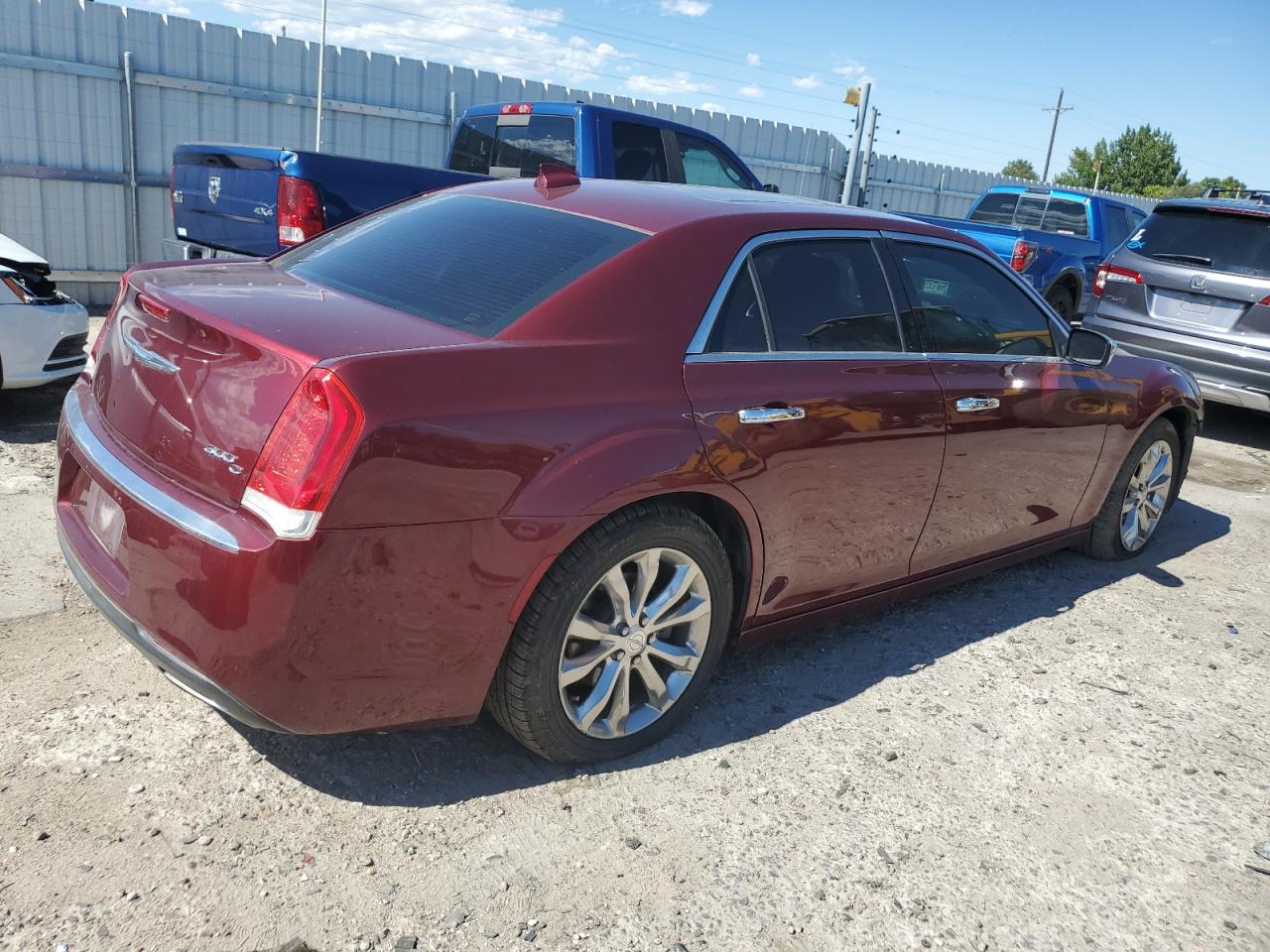 Изображение 3 2017 CHRYSLER 300C  2017 с VIN 2C3CCAKG4HH597136