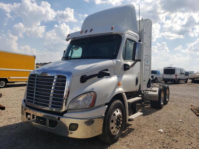 Image 2 of 2014 FREIGHTLINER CASCADIA 113  2014 with VIN 1FUJGBD91ELFW7968