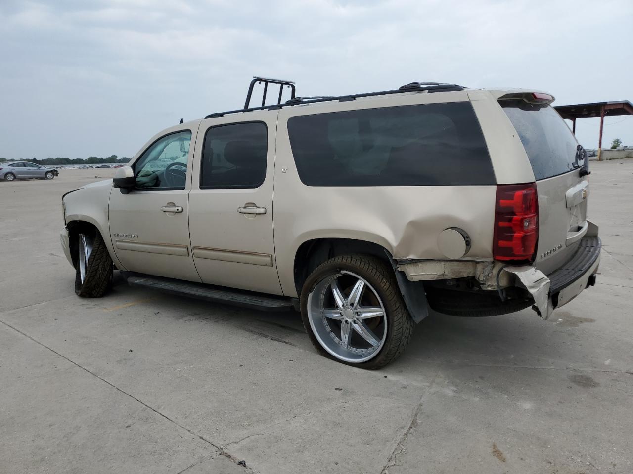 Изображение 2 2010 CHEVROLET SUBURBAN C1500 LT 2010 с VIN 1GNUCJE09AR228266