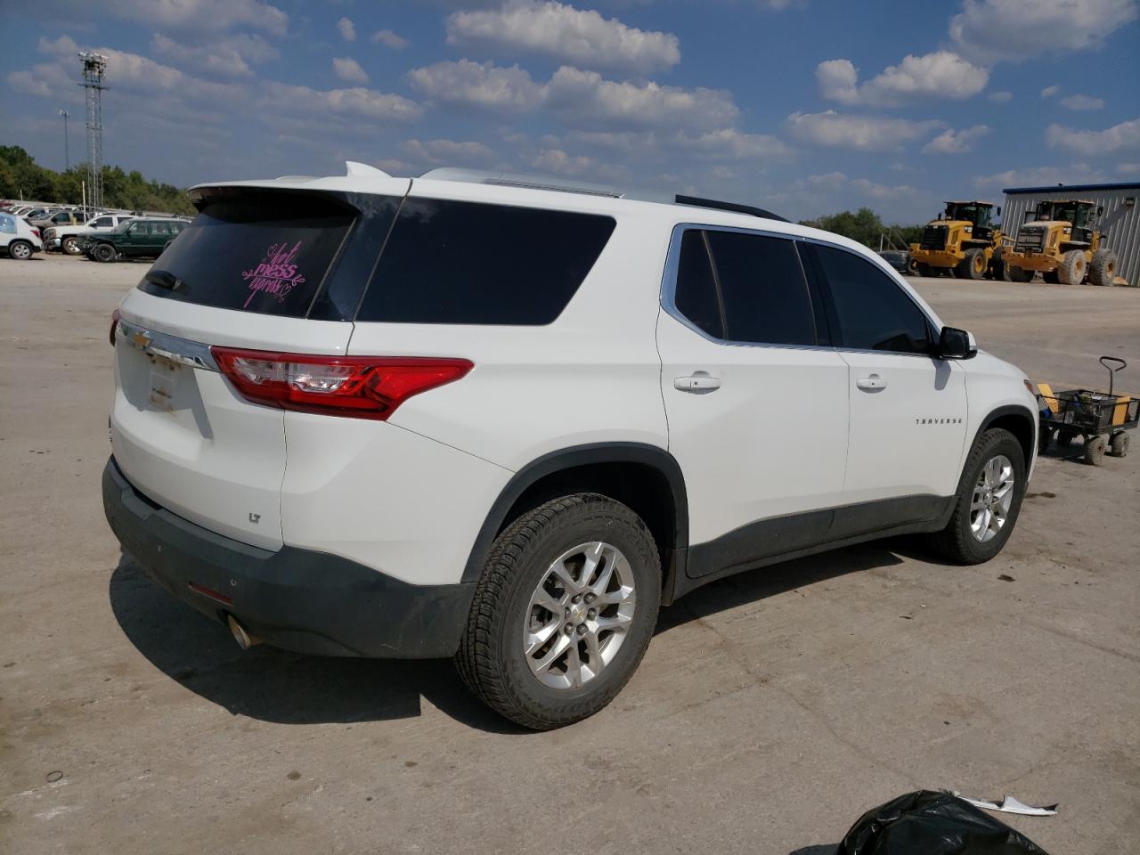 Obraz 3 z 2018 CHEVROLET TRAVERSE LT 2018 z VIN 1GNERGKW8JJ124428