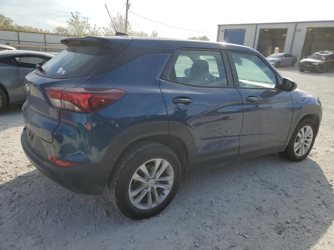 Image 3 of 2021 CHEVROLET TRAILBLAZER LS 2021 with VIN KL79MMS2XMB041700