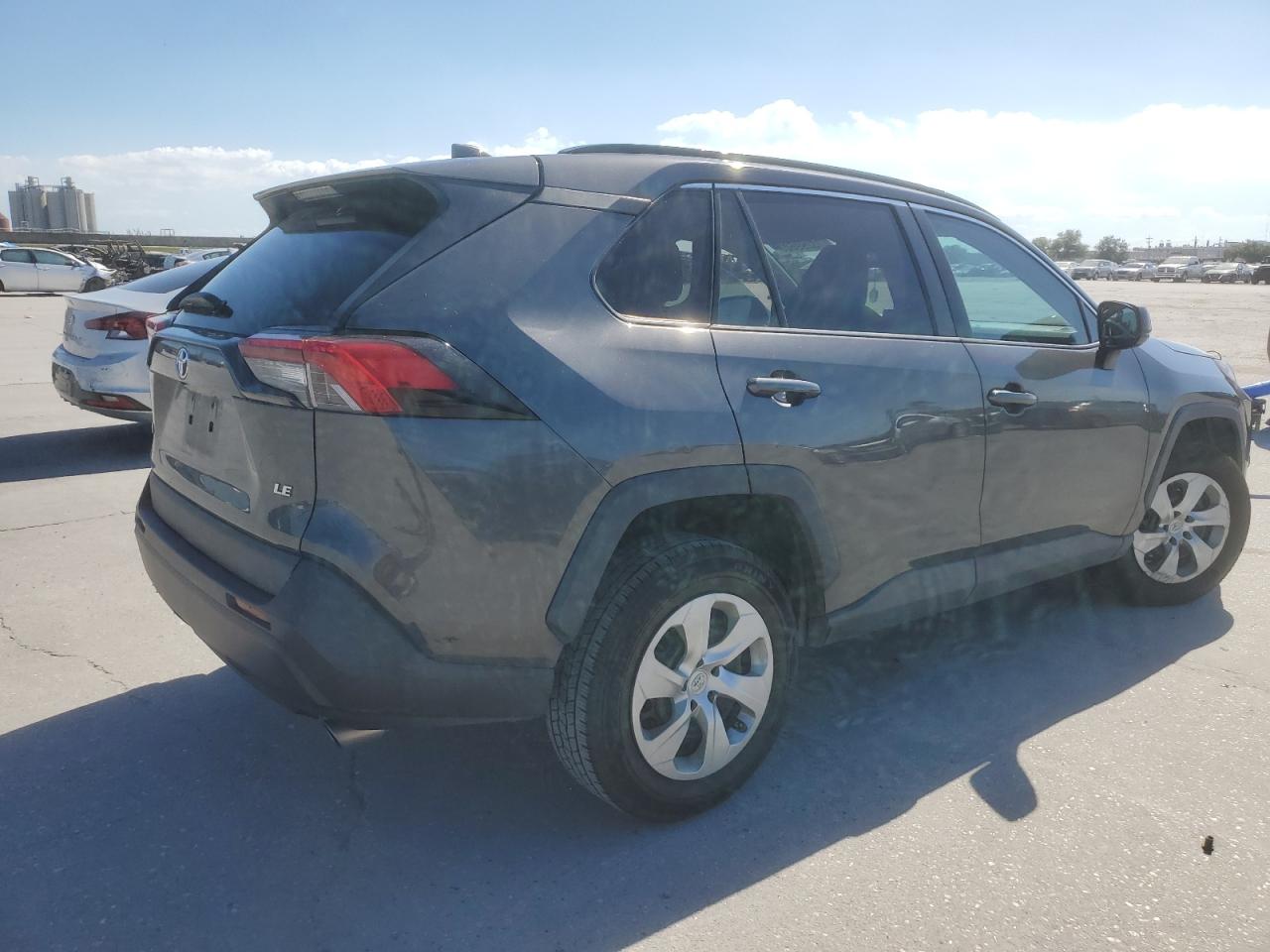 Image 3 of 2019 TOYOTA RAV4 LE 2019 with VIN 2T3H1RFV6KW039651