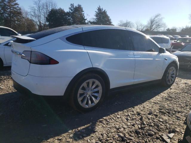 Obraz 3 z 2018 TESLA MODEL X  2018 z VIN 5YJXCBE22JF114273