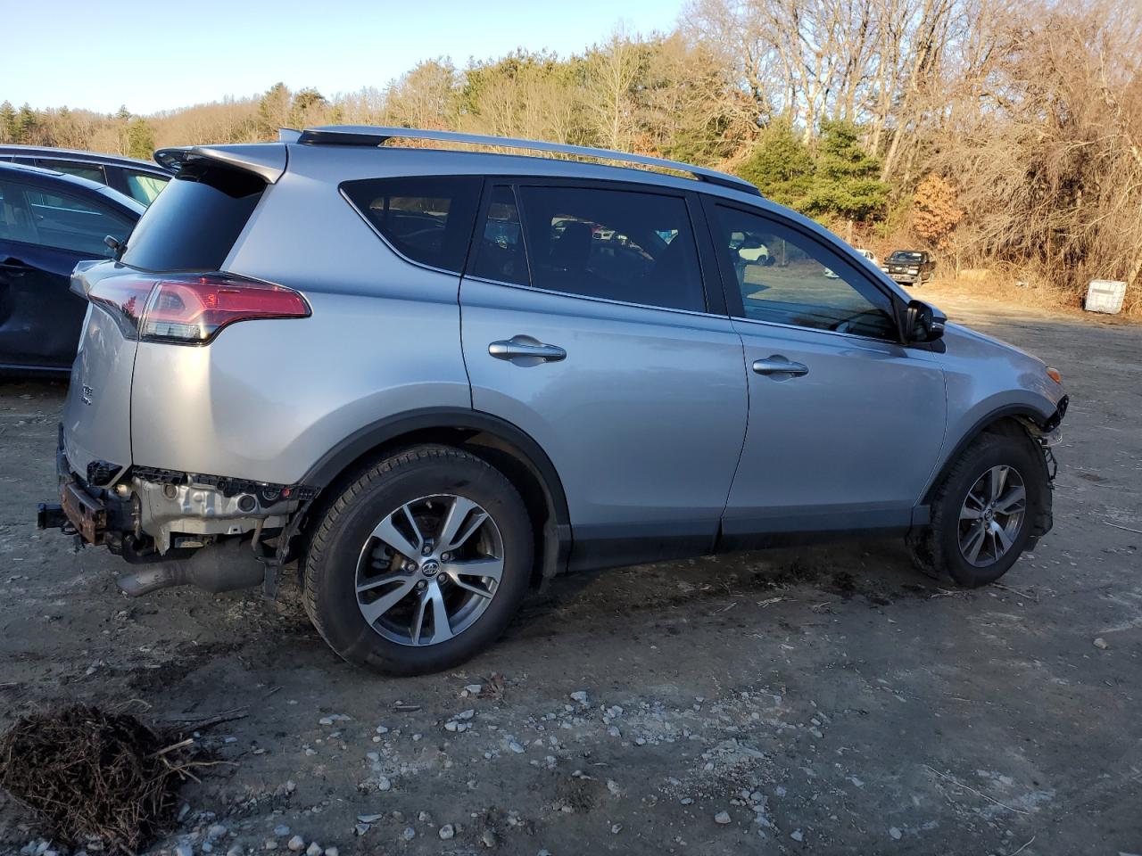 Image 3 of 2016 TOYOTA RAV4 XLE 2016 with VIN 2T3RFREV5GW479889