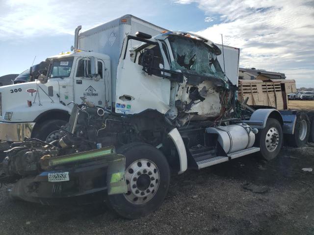 Image 2 of 2018 KENWORTH CONSTRUCTION T680 2018 with VIN 1XKYPP0X6JJ210185