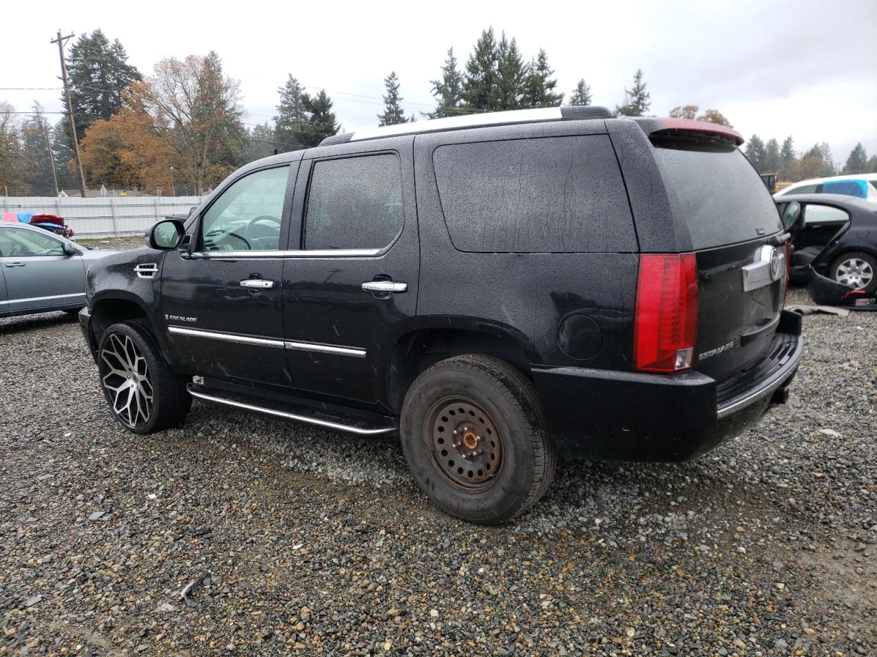 Image 2 of 2007 CADILLAC ESCALADE LUXURY 2007 with VIN 1GYFK638X7R277649