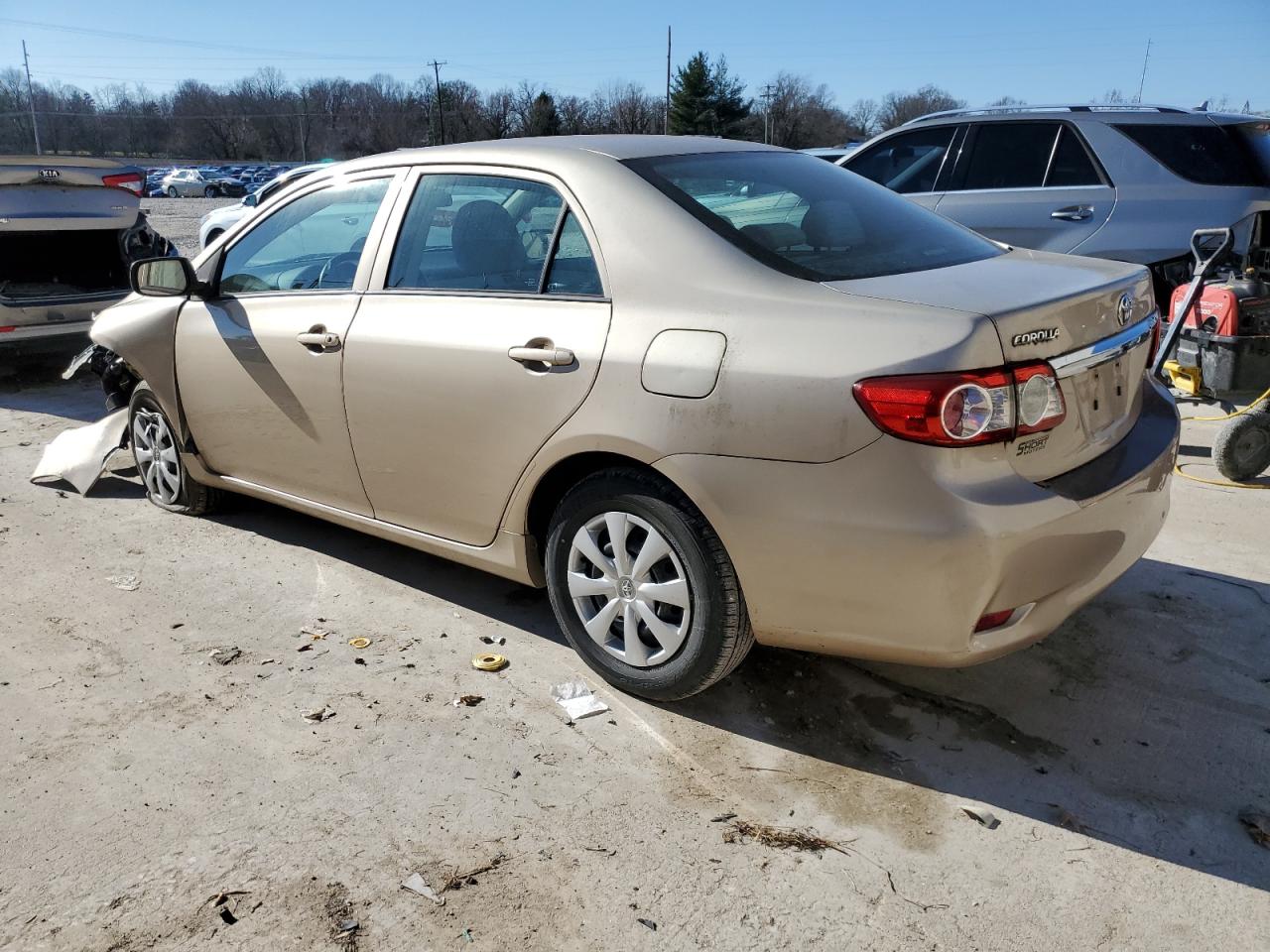 Image 2 of 2013 TOYOTA COROLLA BASE 2013 with VIN 2T1BU4EE9DC977531