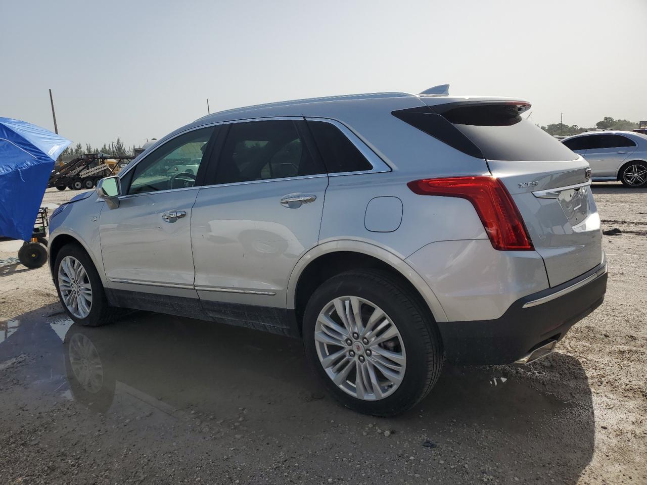 Obraz 2 z 2018 CADILLAC XT5 PREMIUM LUXURY 2018 z VIN 1GYKNERS0JZ131268