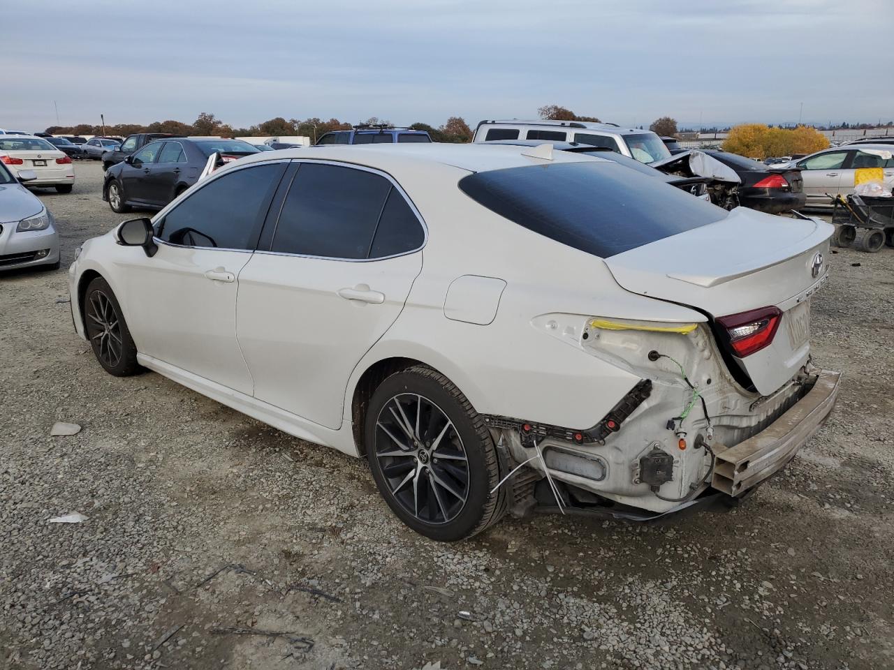Изображение 2 2022 TOYOTA CAMRY SE 2022 с VIN 4T1T11AKXNU002995