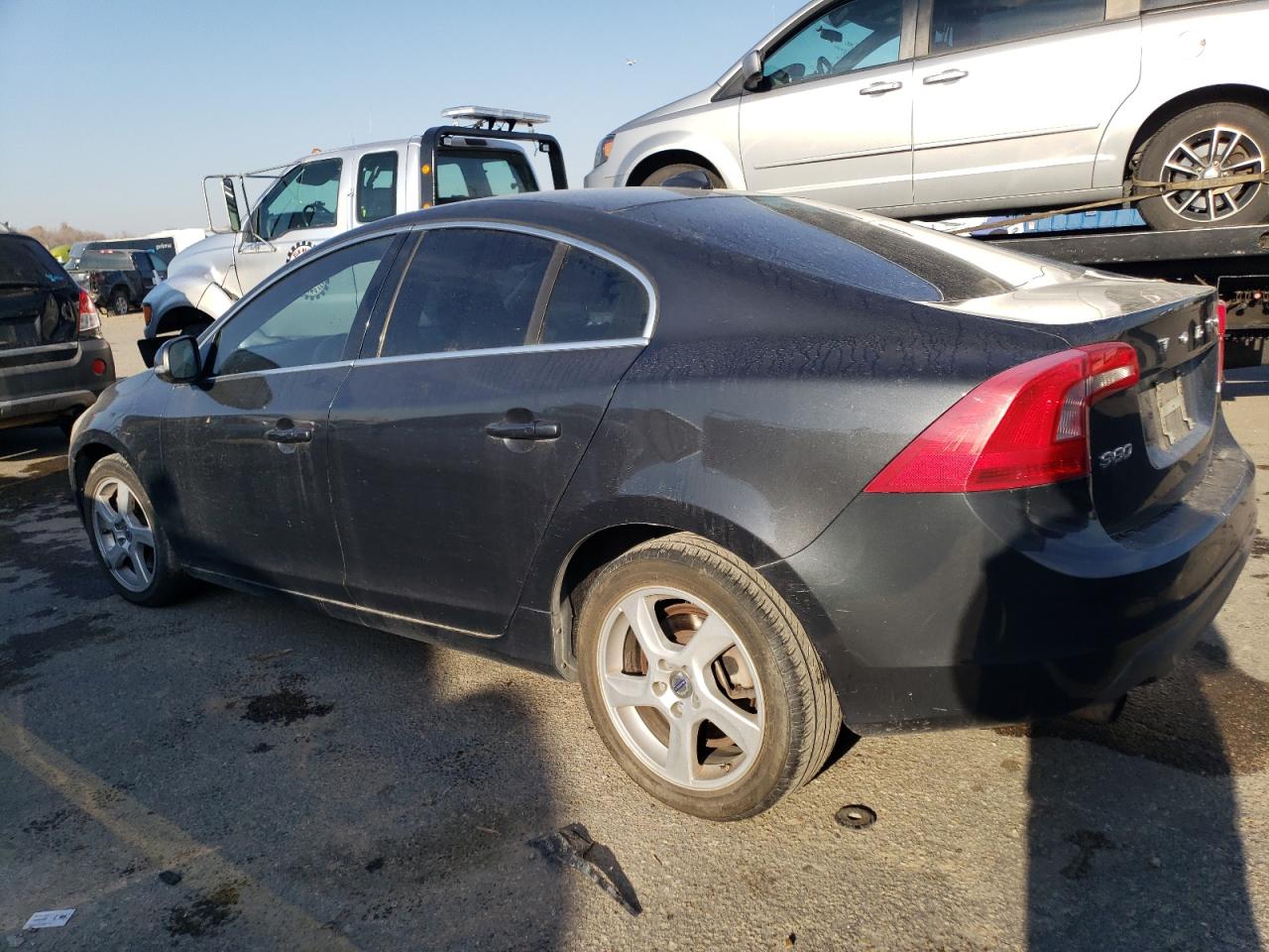 Image 2 of 2012 VOLVO S60 T5 2012 with VIN YV1622FSXC2033549