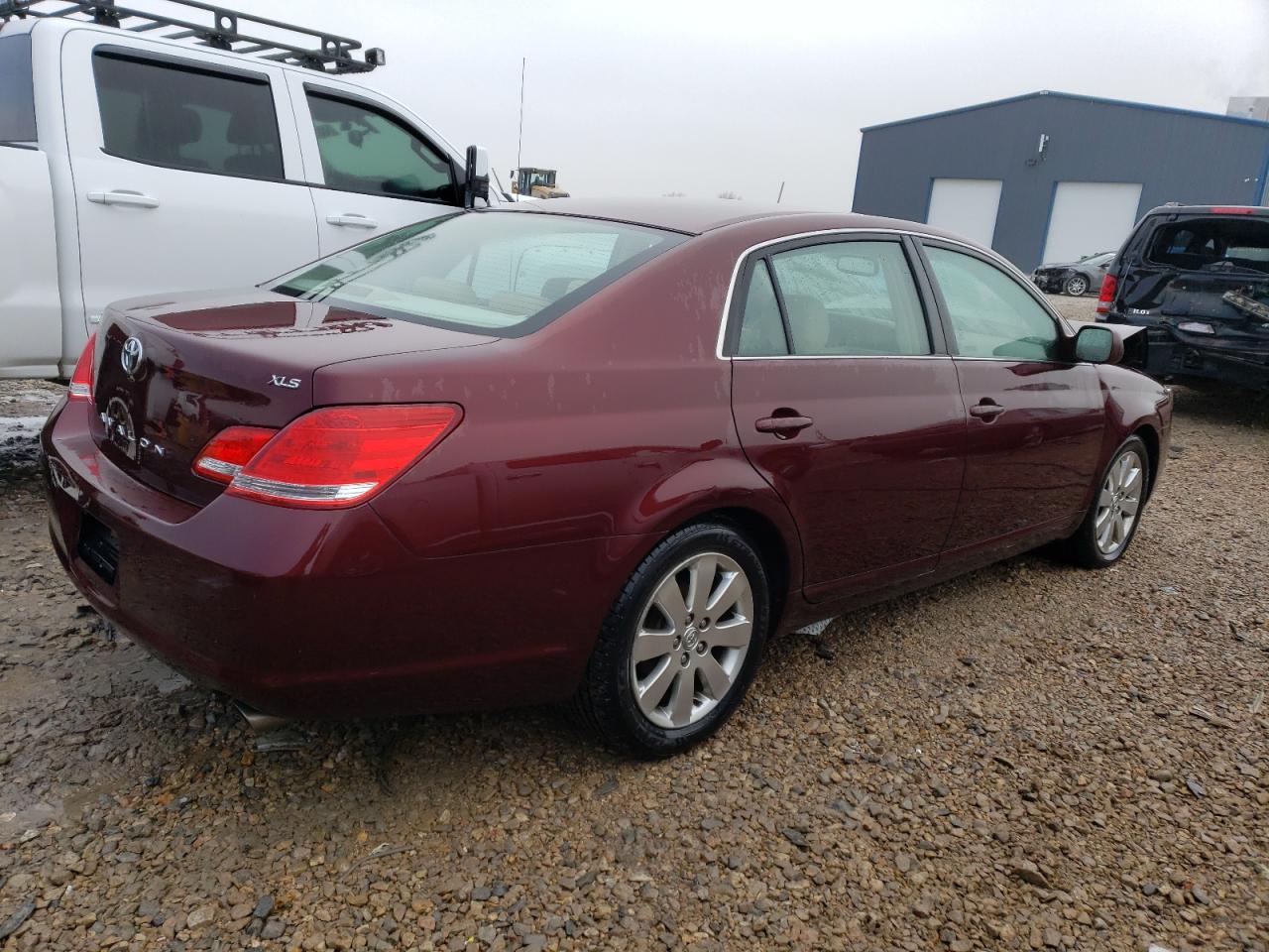 Image 3 of 2005 TOYOTA AVALON XL 2005 with VIN 4T1BK36B45U056774