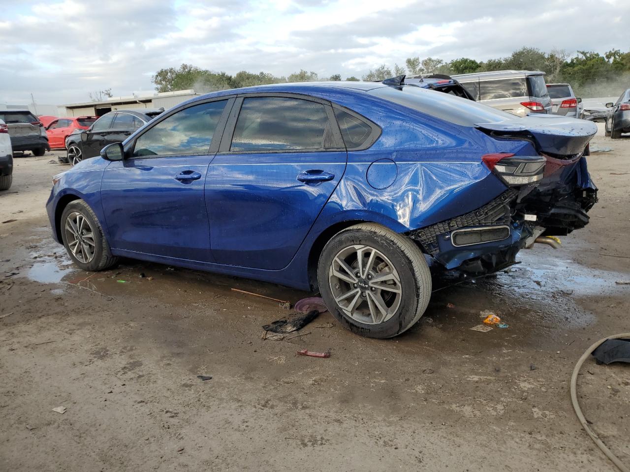 Obraz 2 z 2023 KIA FORTE LX 2023 z VIN 3KPF24AD3PE559203