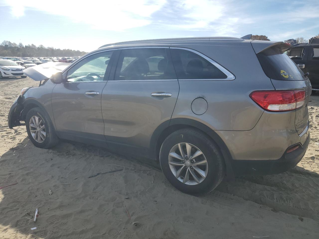 Image 2 of 2018 KIA SORENTO LX 2018 with VIN 5XYPG4A3XJG351956