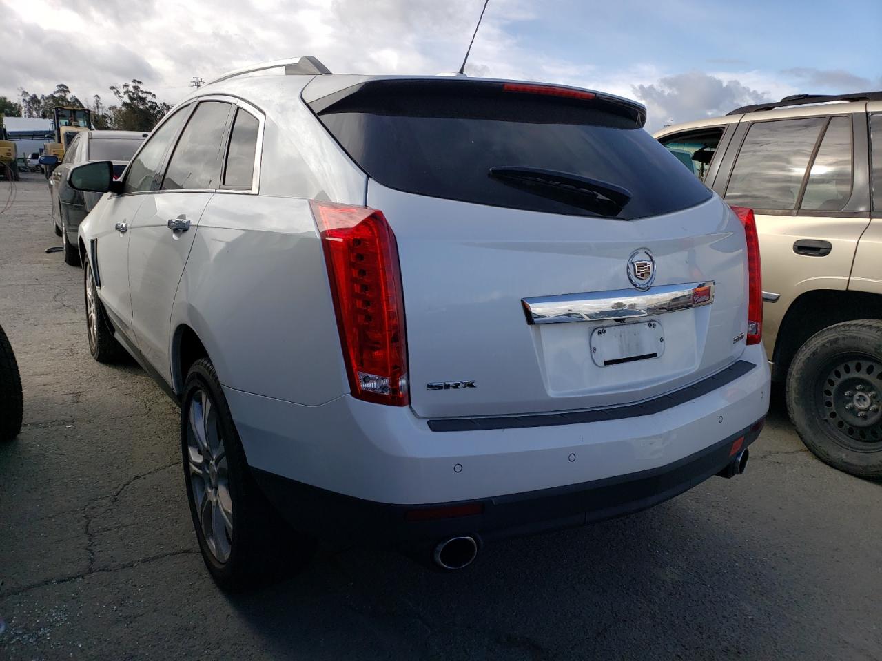Изображение 2 2015 CADILLAC SRX PREMIUM COLLECTION 2015 с VIN 3GYFNDE30FS554351