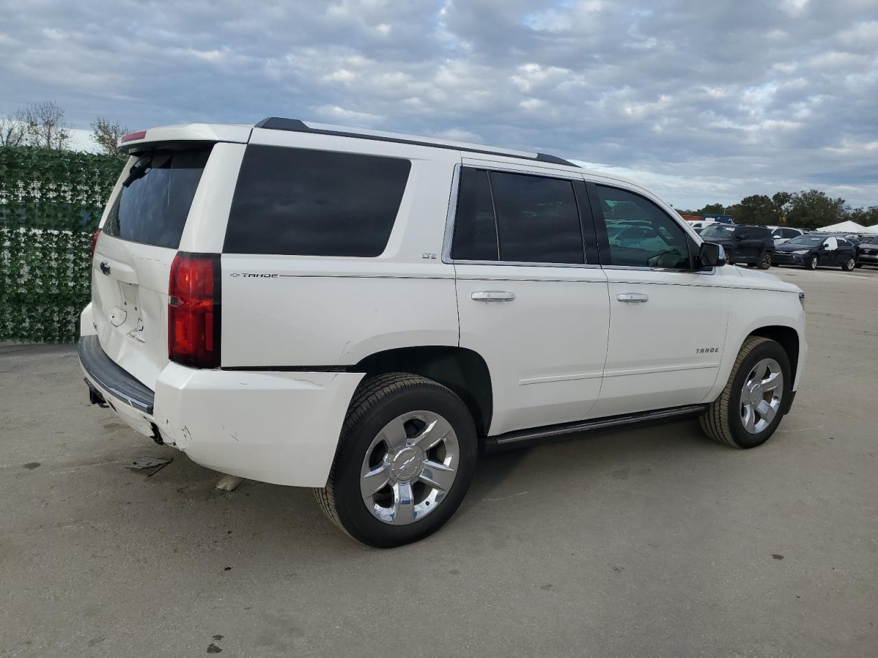 Изображение 3 2016 CHEVROLET TAHOE C1500 LTZ 2016 с VIN 1GNSCCKC4GR399825