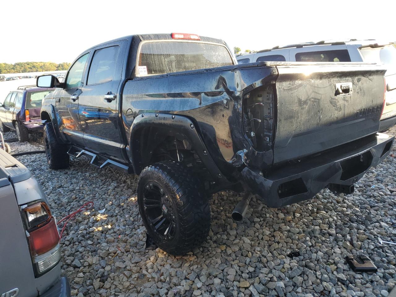 Изображение 2 2017 TOYOTA TUNDRA CREWMAX 1794 2017 с VIN 5TFAY5F1XHX608346
