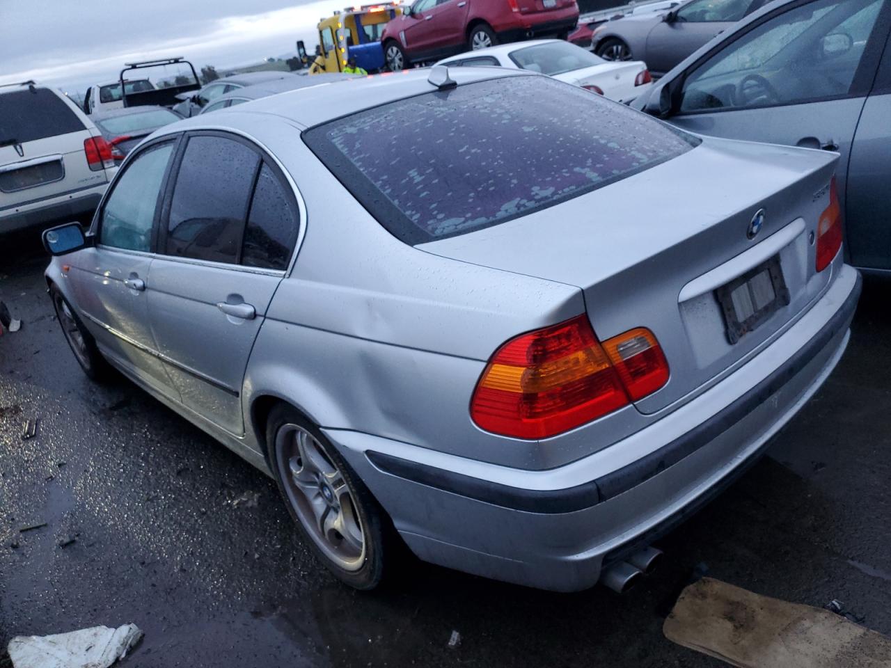 Image 2 of 2004 BMW 330 I 2004 with VIN WBAEV53454KM33775