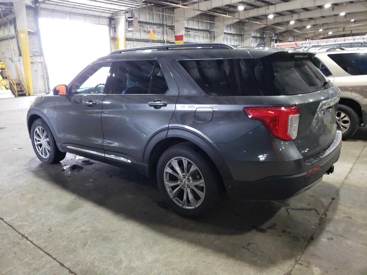 Image 2 of 2020 FORD EXPLORER XLT 2020 with VIN 1FMSK8DHXLGA17915