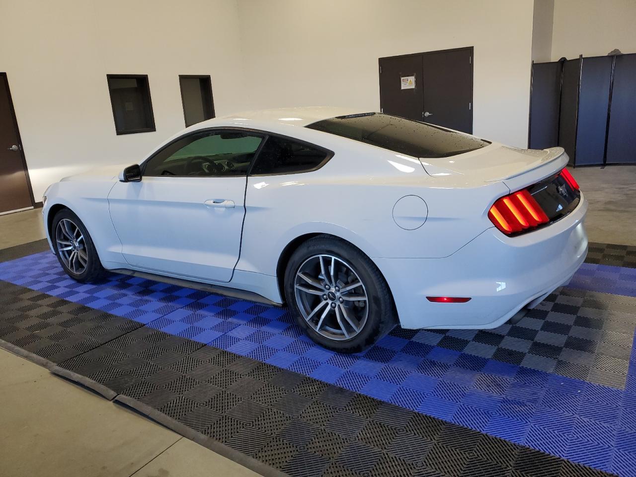 Изображение 2 2017 FORD MUSTANG  2017 с VIN 1FA6P8THXH5230672