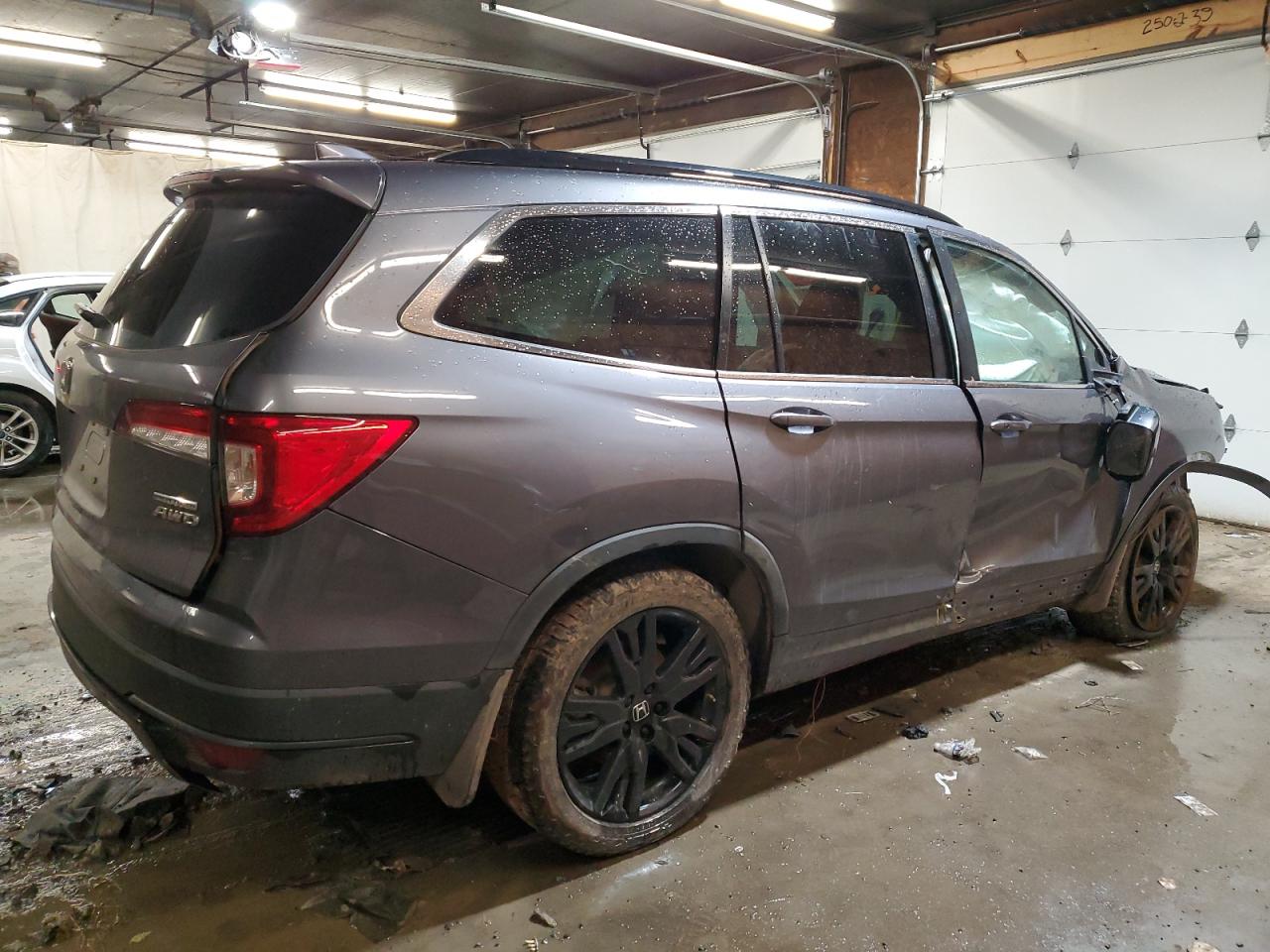 Image 3 of 2021 HONDA PILOT SE 2021 with VIN 5FNYF6H29MB022192