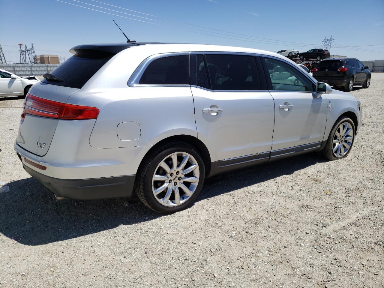 Obraz 3 z 2010 LINCOLN MKT  2010 z VIN 2LMHJ5FR7ABJ29453