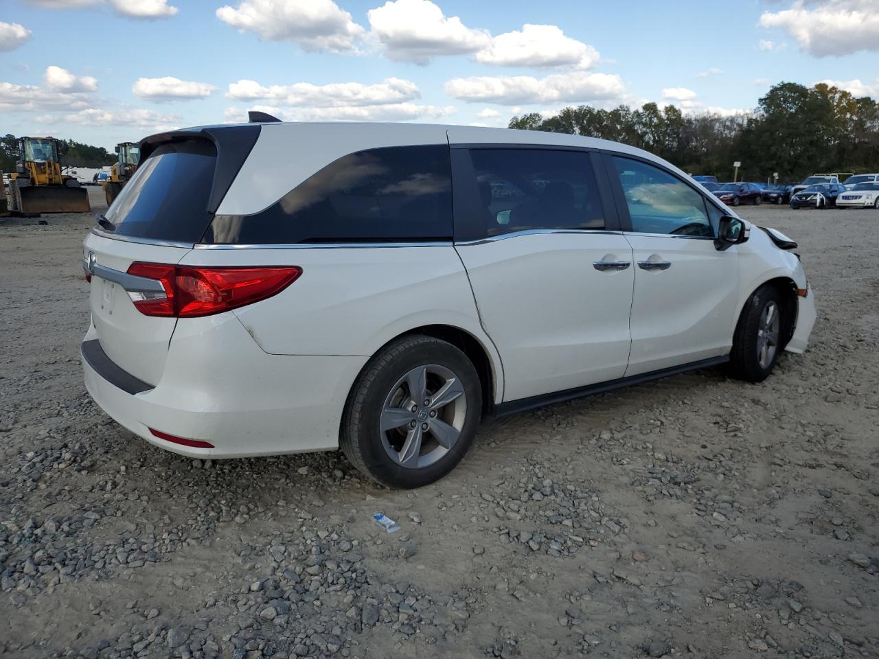 Image 3 of 2020 HONDA ODYSSEY EX 2020 with VIN 5FNRL6H54LB061777
