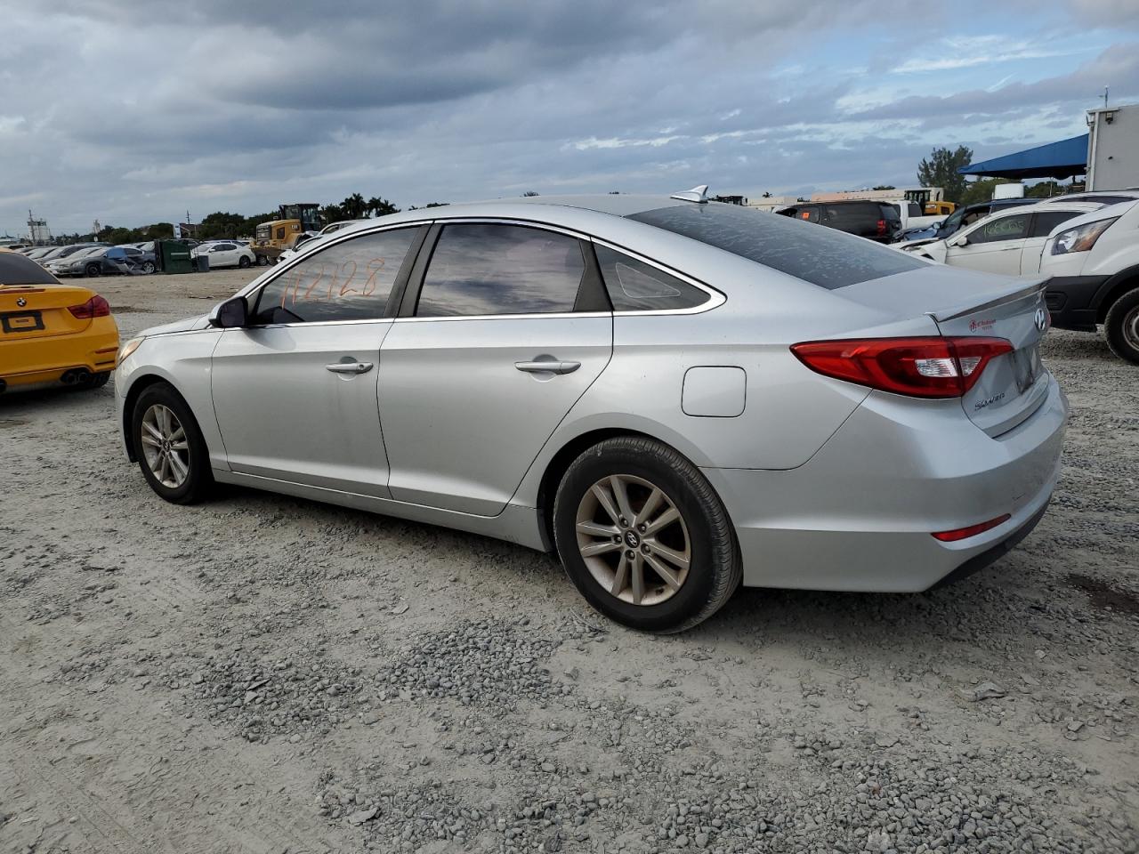 Obraz 2 z 2017 HYUNDAI SONATA SE 2017 z VIN 5NPE24AF4HH445625
