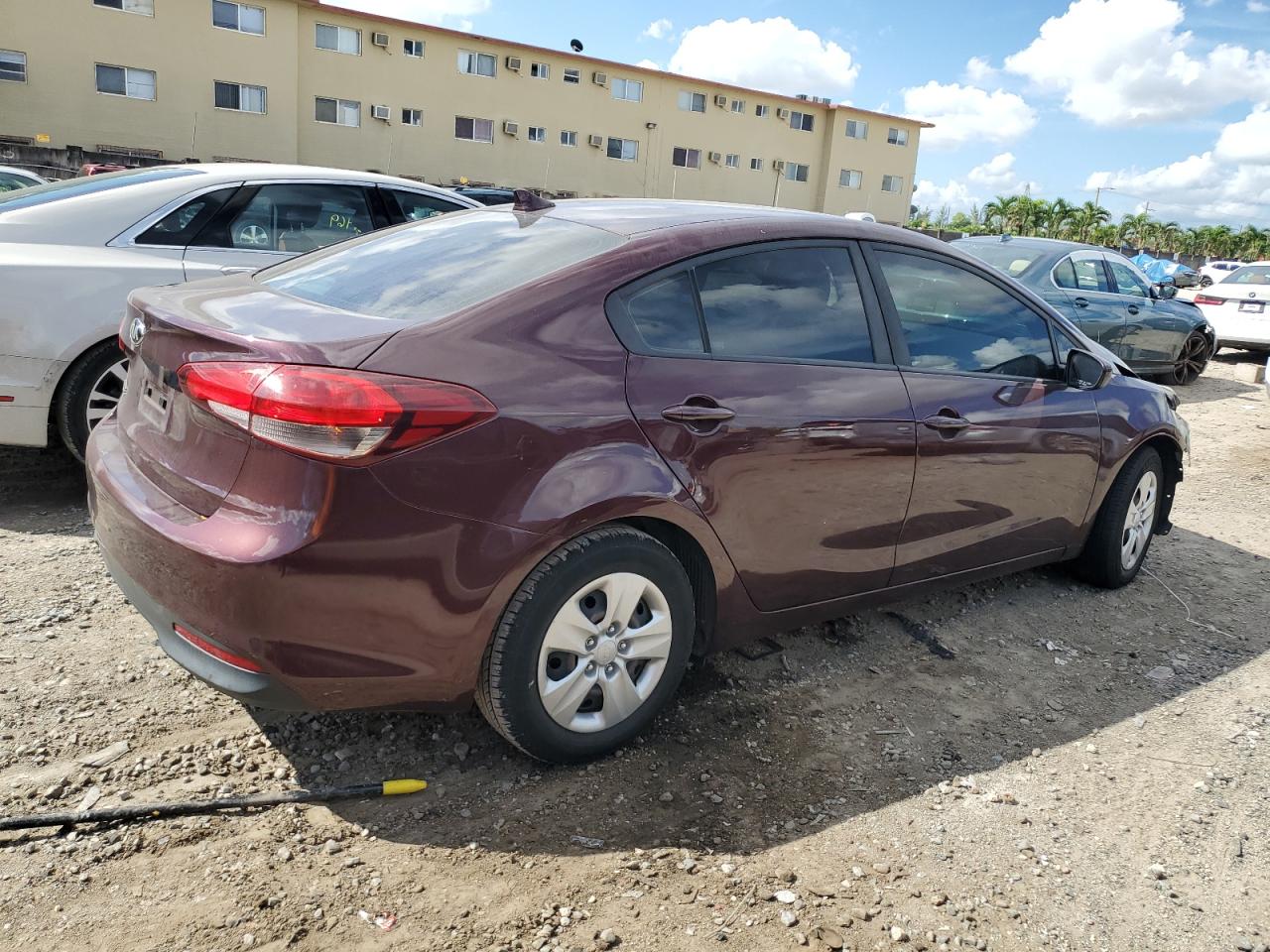 Изображение 3 2017 KIA FORTE LX 2017 с VIN 3KPFK4A73HE037957