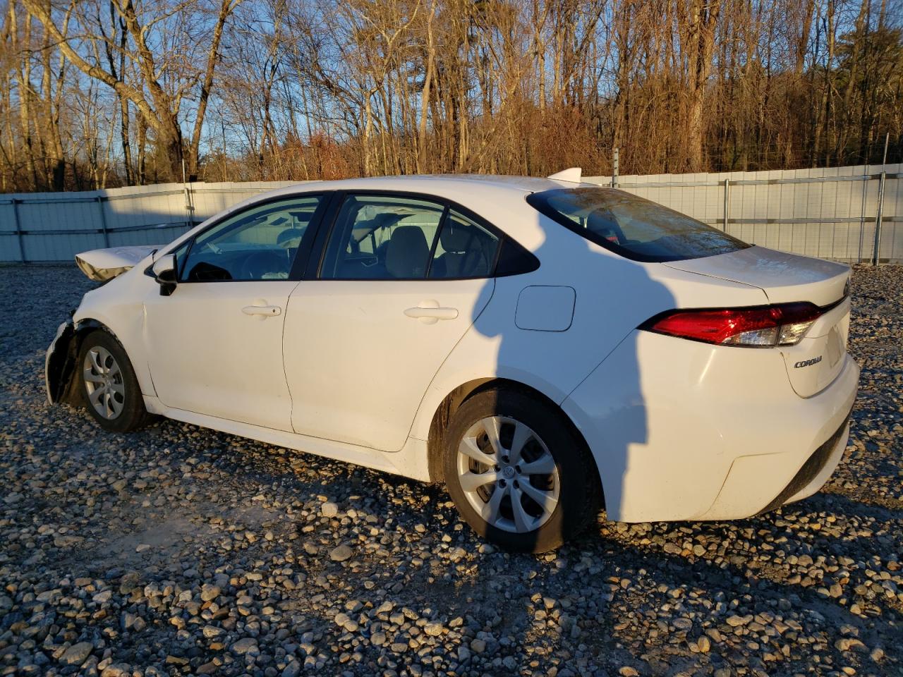 Obraz 2 z 2021 TOYOTA COROLLA LE 2021 z VIN 5YFEPMAE1MP182676